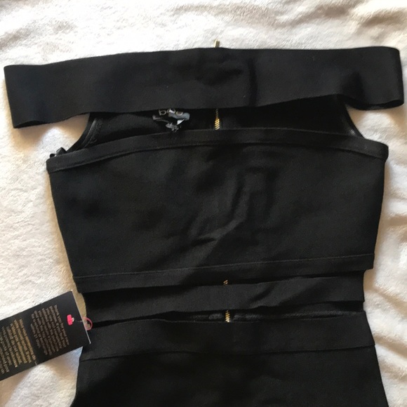 *SOLD* Bebe cut out off shoulder dress - Picture 4 of 9